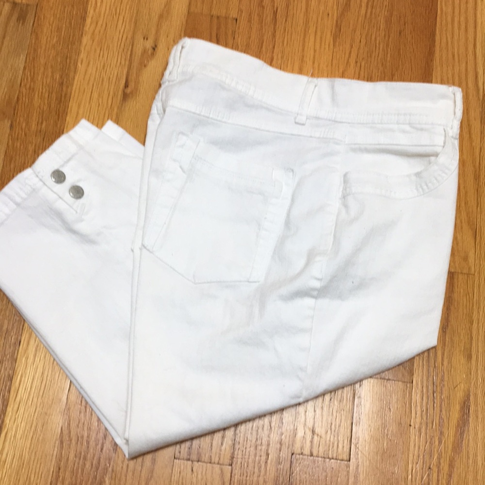 Gloria Vanderbilt White Cropped Jeans - Picture 2 of 5